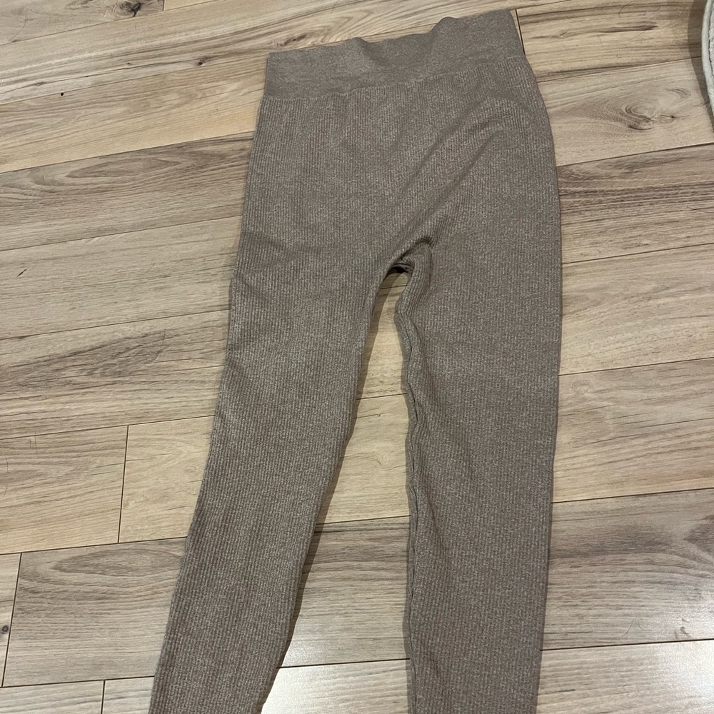 H&M ribbed maternity leggings